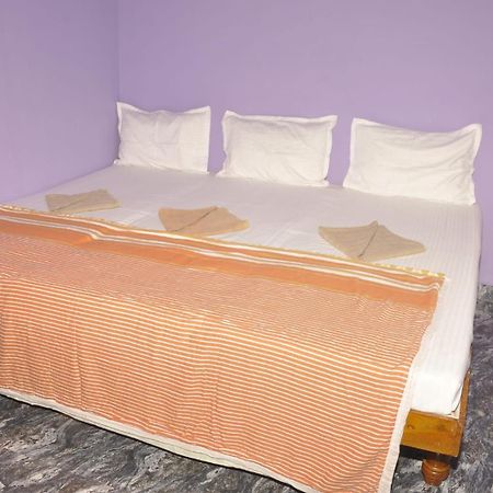 Classic Homestay Хампи Экстерьер фото